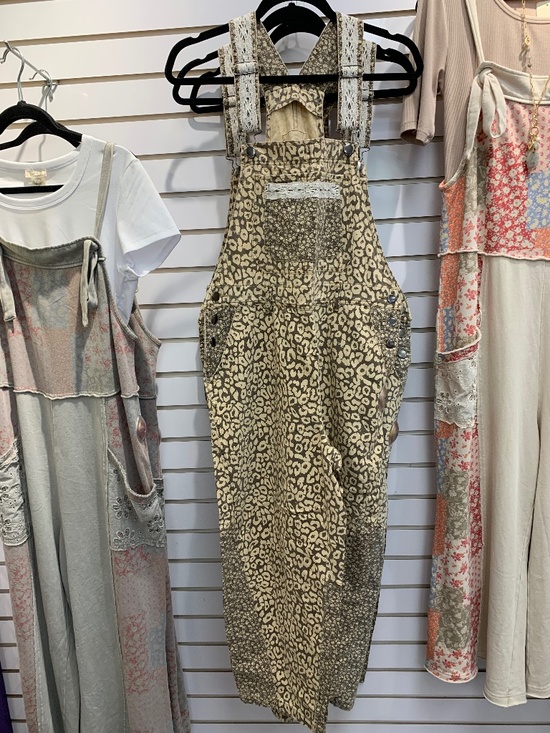 easel Pants - Easel animal print crop overalls with lace detail